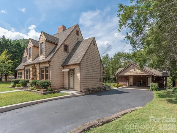 169 N Serpentine Ave, Hot Springs, NC 28743