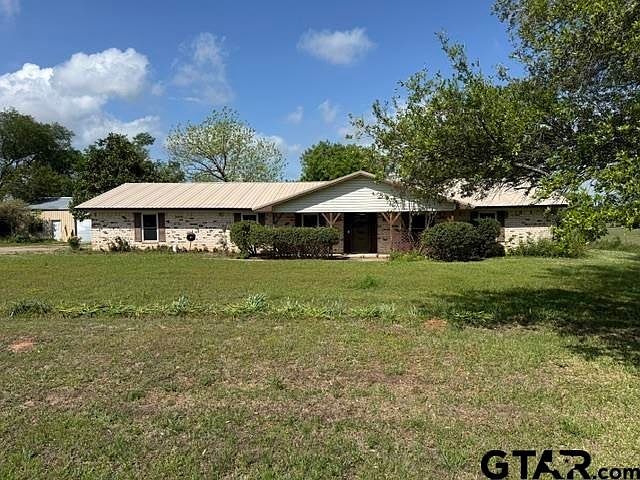 1st image of 300 Black Oak Rd
