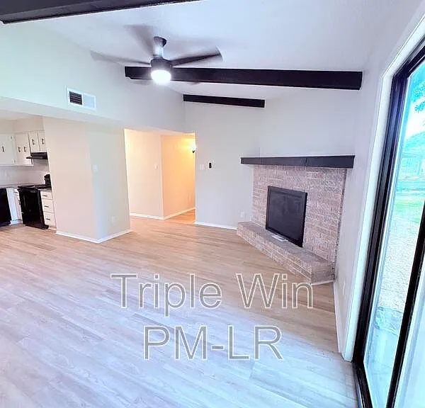 220 Randall Dr — Photo 15