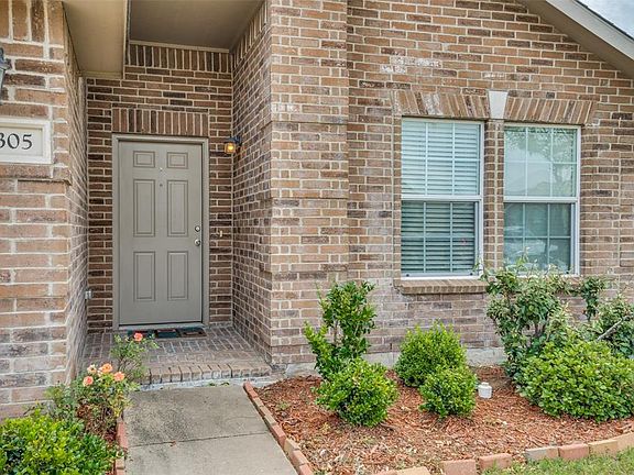 3rd image of 305 Amethyst Dr