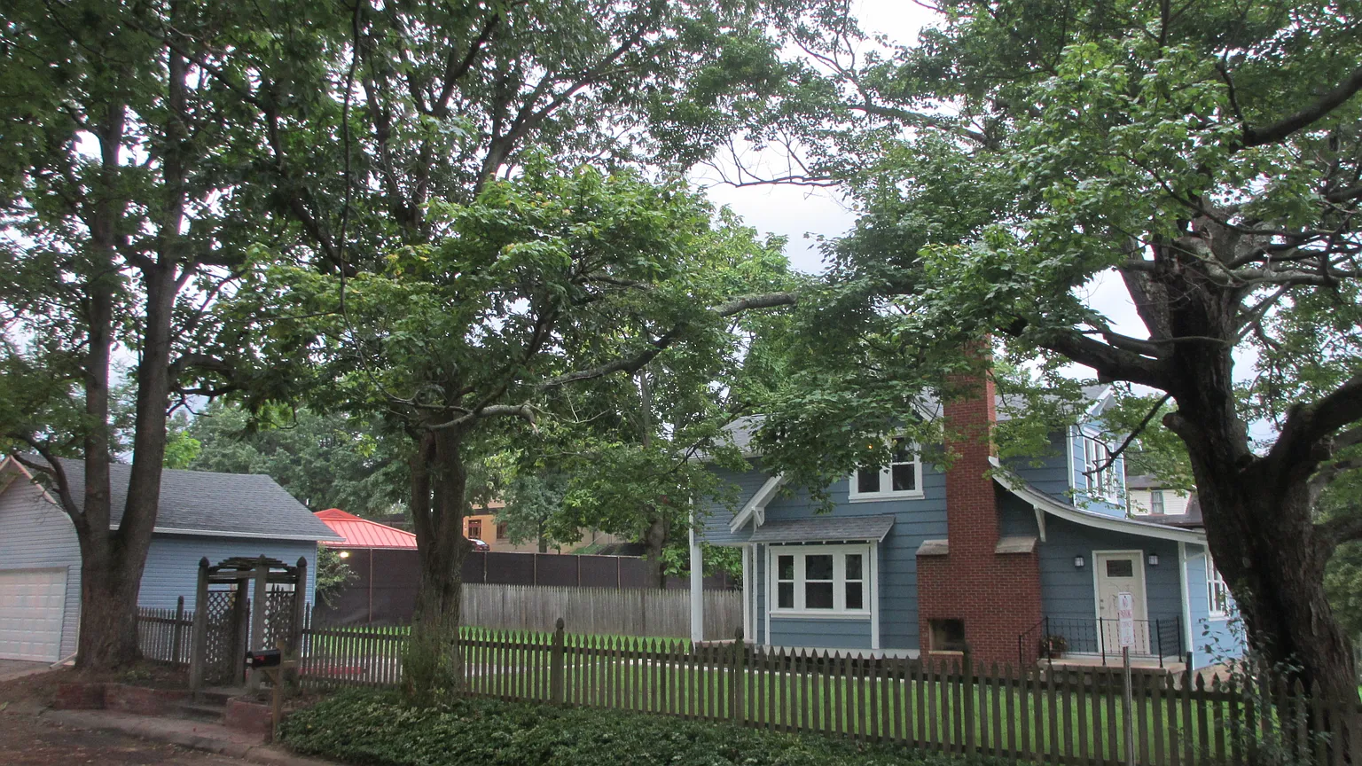 736 Stanley Ave photo 1
