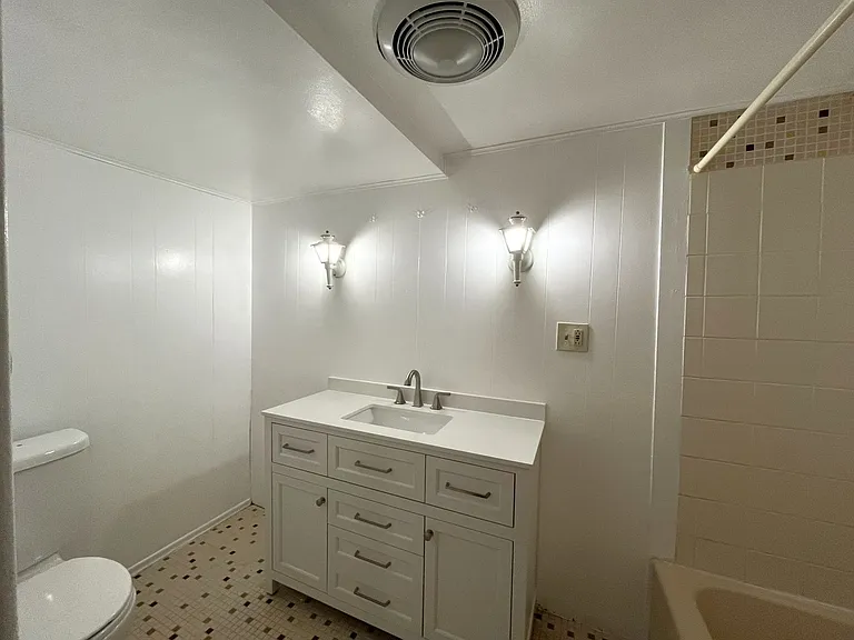 2310 Walnut St — Photo 22