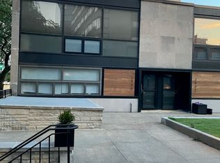 2900 N Sheridan Rd, Chicago, IL 60657