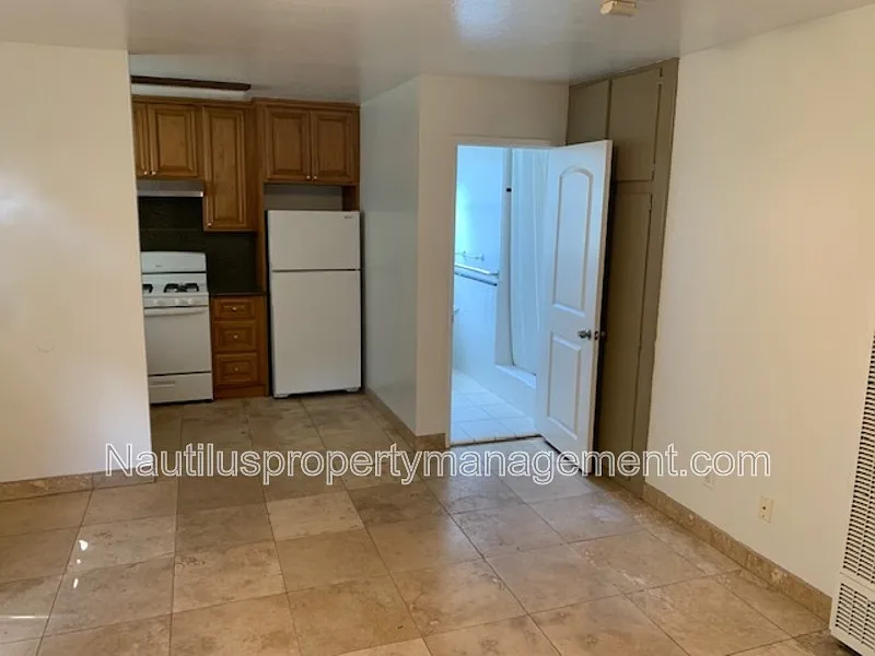 1 bed, 1.0 bath, 425 sqft, $2,100 — Photo 1