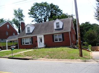 910 Spruce St, Martinsville, VA 24112