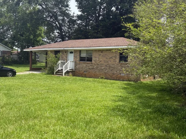 341 Boxwood St, Social Circle, GA 30025