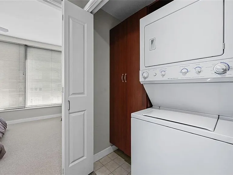 3338 Peachtree Rd NE #1105 — Photo 19