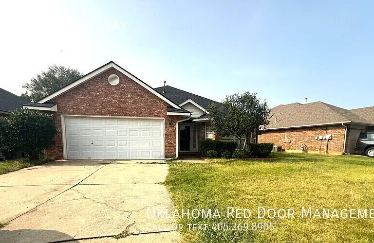 2125 Bradford Way — Photo 1