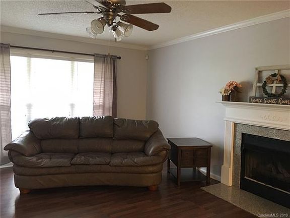 3rd image of 105 Kingsford Dr