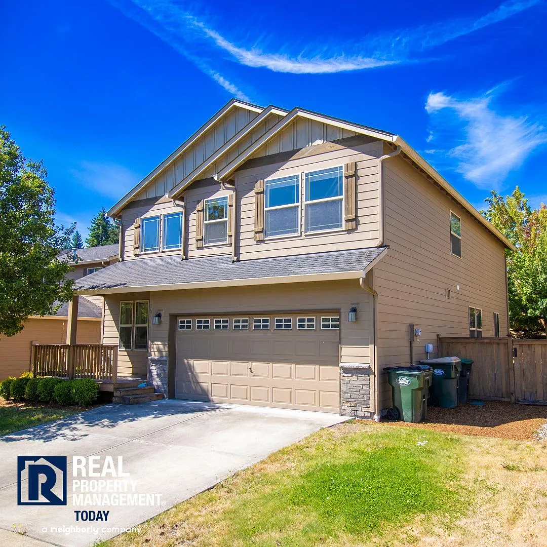 SpaSpacious 4-Bedroom Lacey Home with Loft, A/C, Fenced Yard & 2-Car Garage! — Photo 3