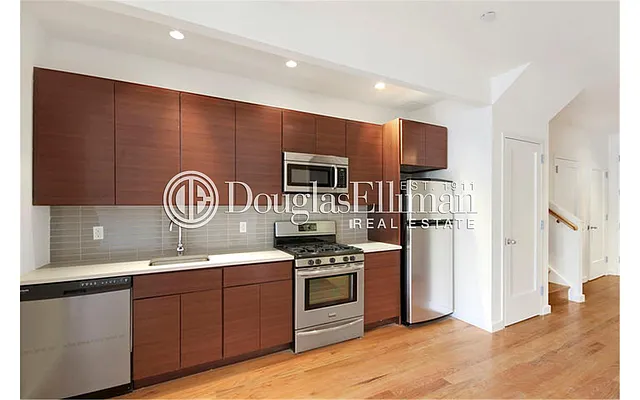 Rented by Douglas Elliman | media 27