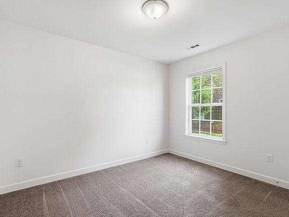 4th image of 305 S Calhoun St
