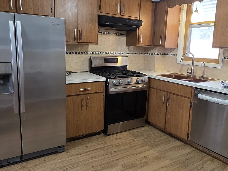 372 W Academy St — Photo 14