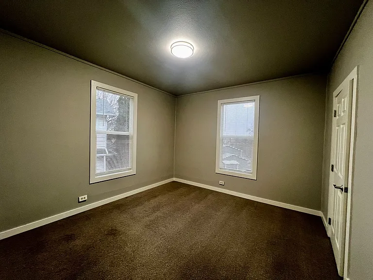 401 NW Bailey Ave #200 — Photo 22