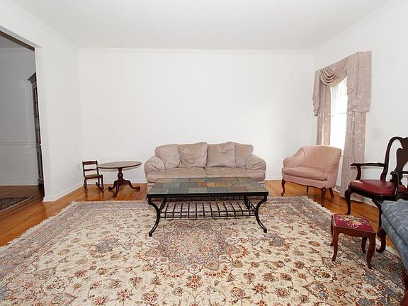 3rd image of 14 Midland Dr