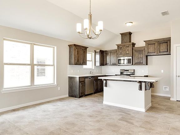 4th image of 502 S Viento Dorado St