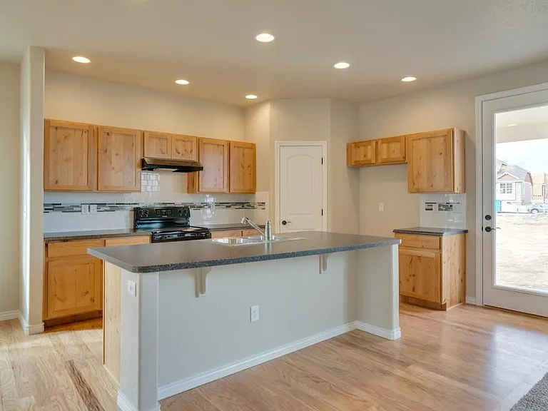 1525 Heirloom Dr — Photo 24