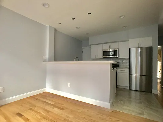 Rented by Bohemia Realty Group | media 14