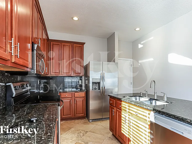 1918 Heartland Cir — Photo 5