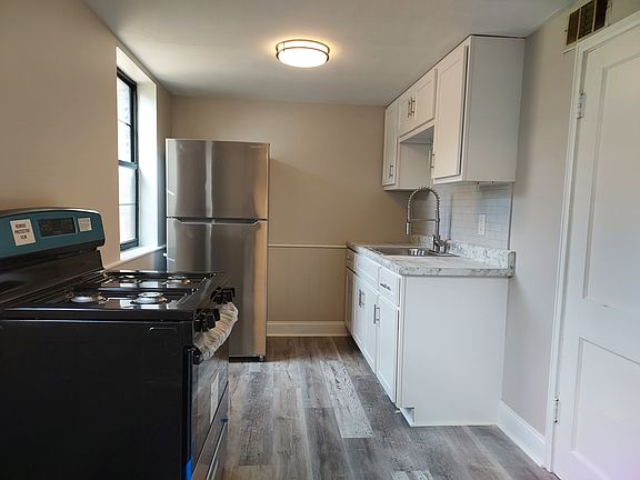 4th image of 2625 N Hanssler Ct