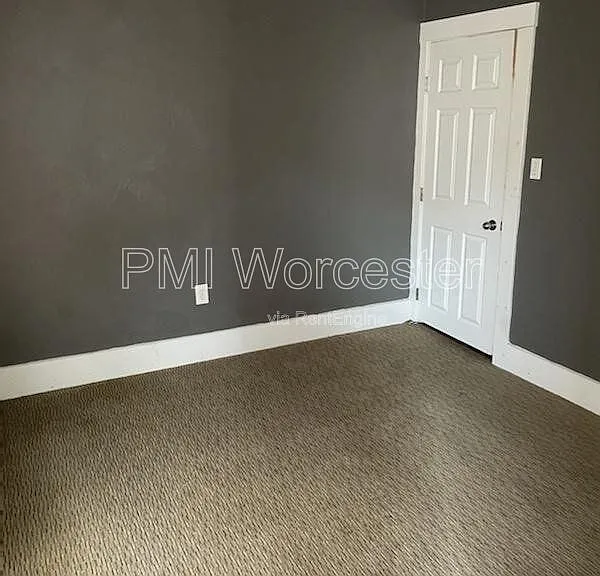174 Ingleside Ave #1 — Photo 4