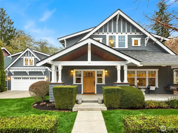 9641 NE North Town Loop, Bainbridge Island, WA 98110