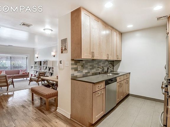 5th image of 375 Lincoln Pl APT 2F