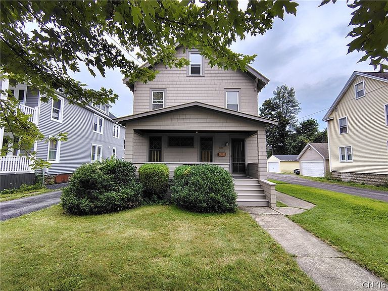 Listing photo 4
