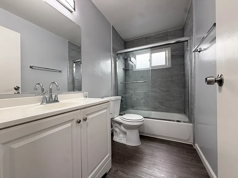 10th Avenue Apartments — Photo 7