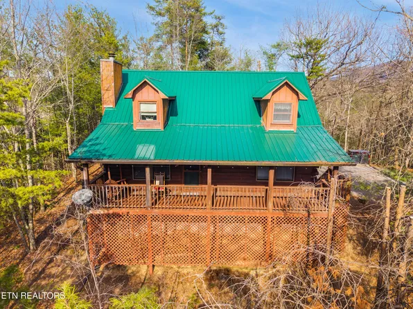 139 Little Round Top Ln, Townsend, TN 37882