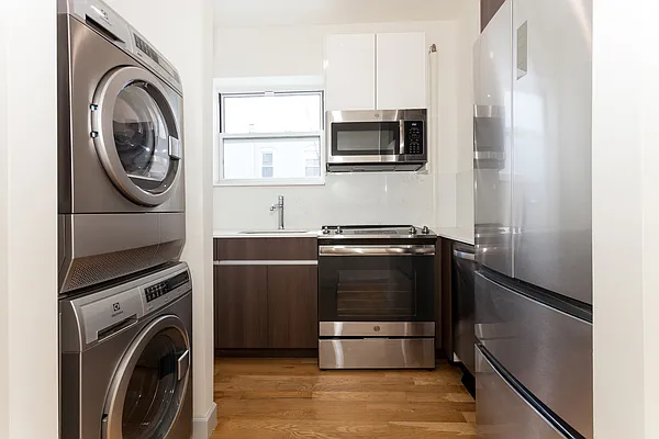 Rented by Engel and Volkers Brownstone Brooklyn | media 7