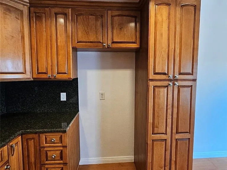 7704 Marbrook Way — Photo 15