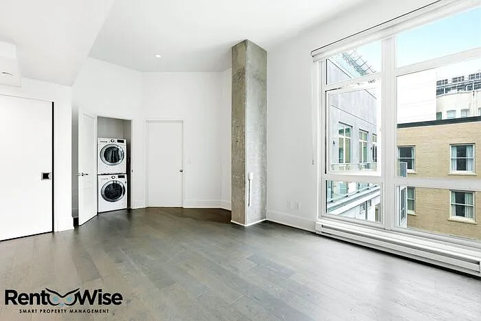1075 Market St #808 — Photo 8