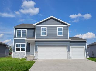 1115 Bel Aire Ct, Waukee, IA 50263