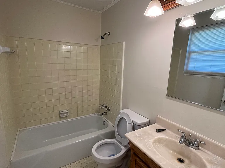 2148 Rosier Rd — Photo 12