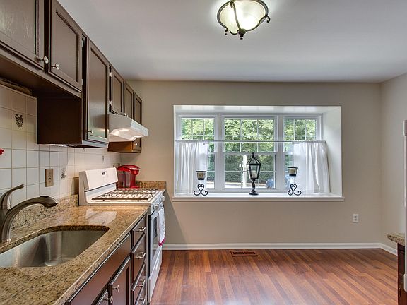 5th image of 7805 Beard Ct