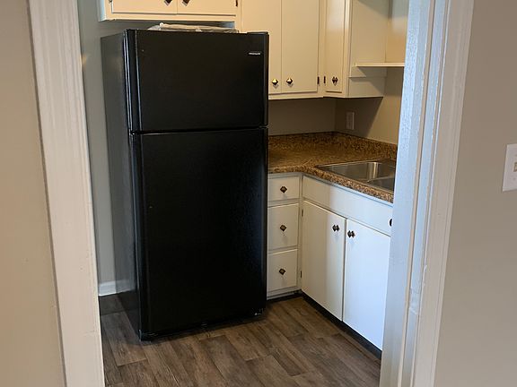 3rd image of 2408 Ebach St