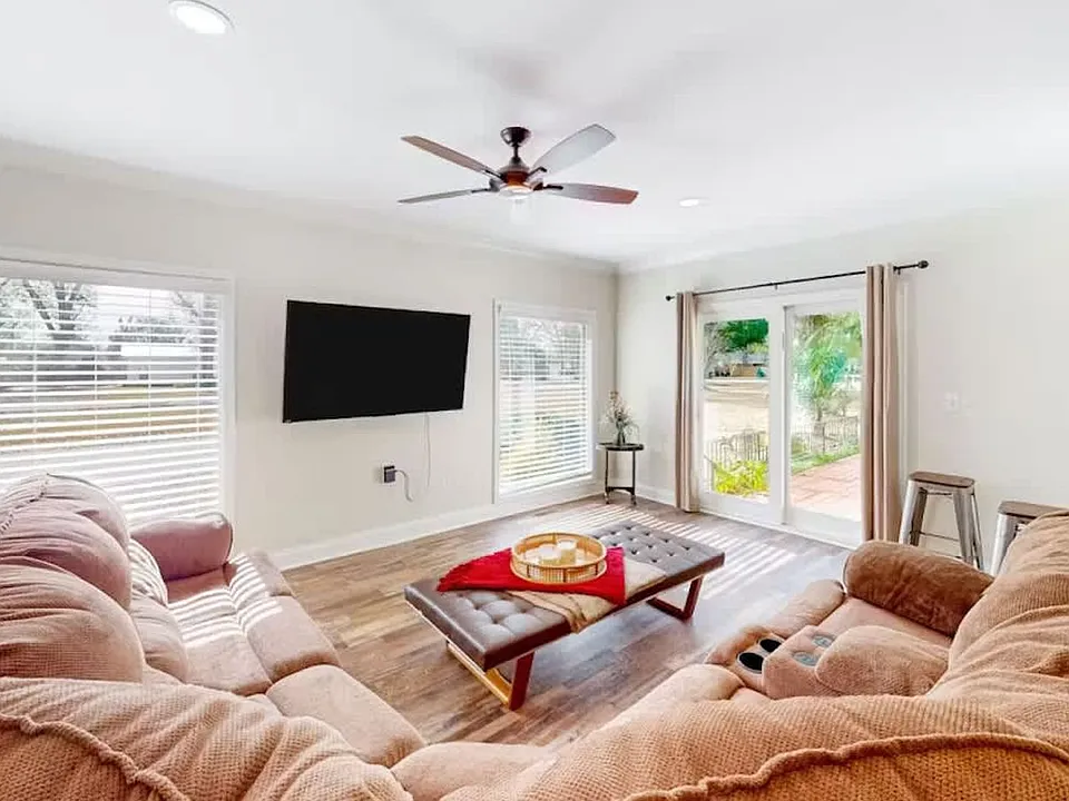 218 W Rosetta Ave #ID1541215P