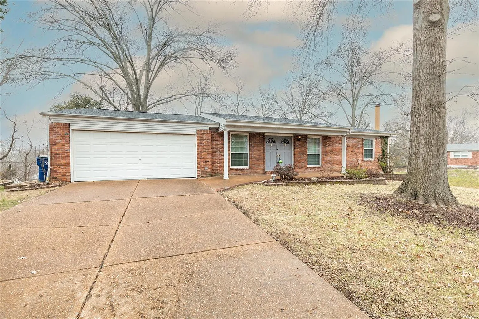 1047 Sandstone Dr photo 1