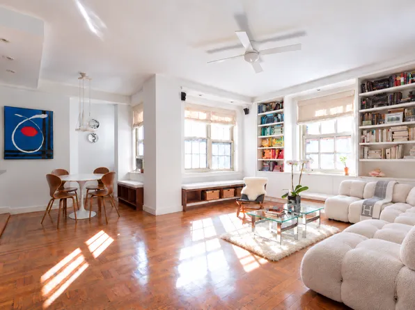41 5th Avenue image 1 of 12