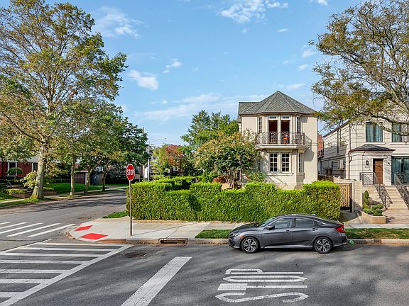 4th image of 4124 Ocean Ave