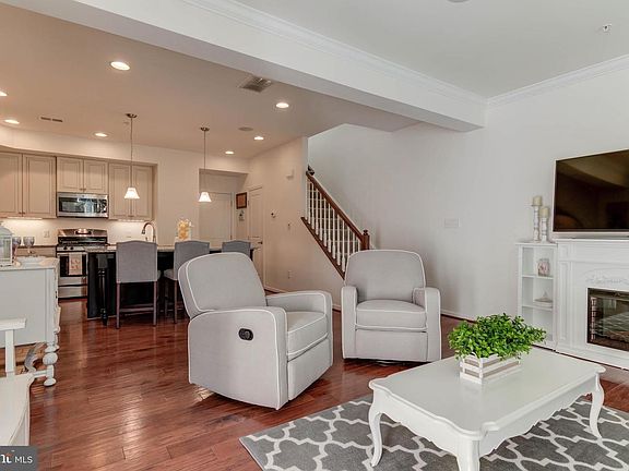 4th image of 18 Eagle Ln.