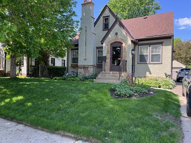 1st image of 547 Cretin Ave S