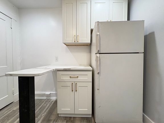 5th image of 5836 Phillips Ave #1