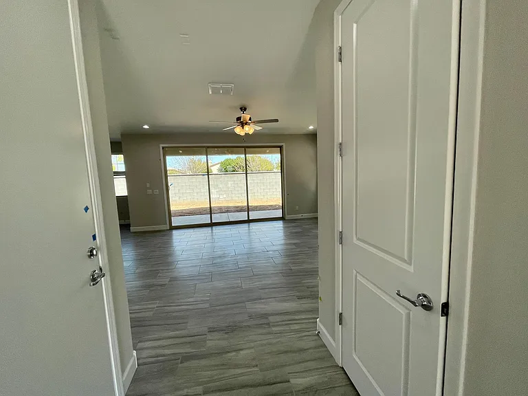 628 W Derringer Way — Photo 5