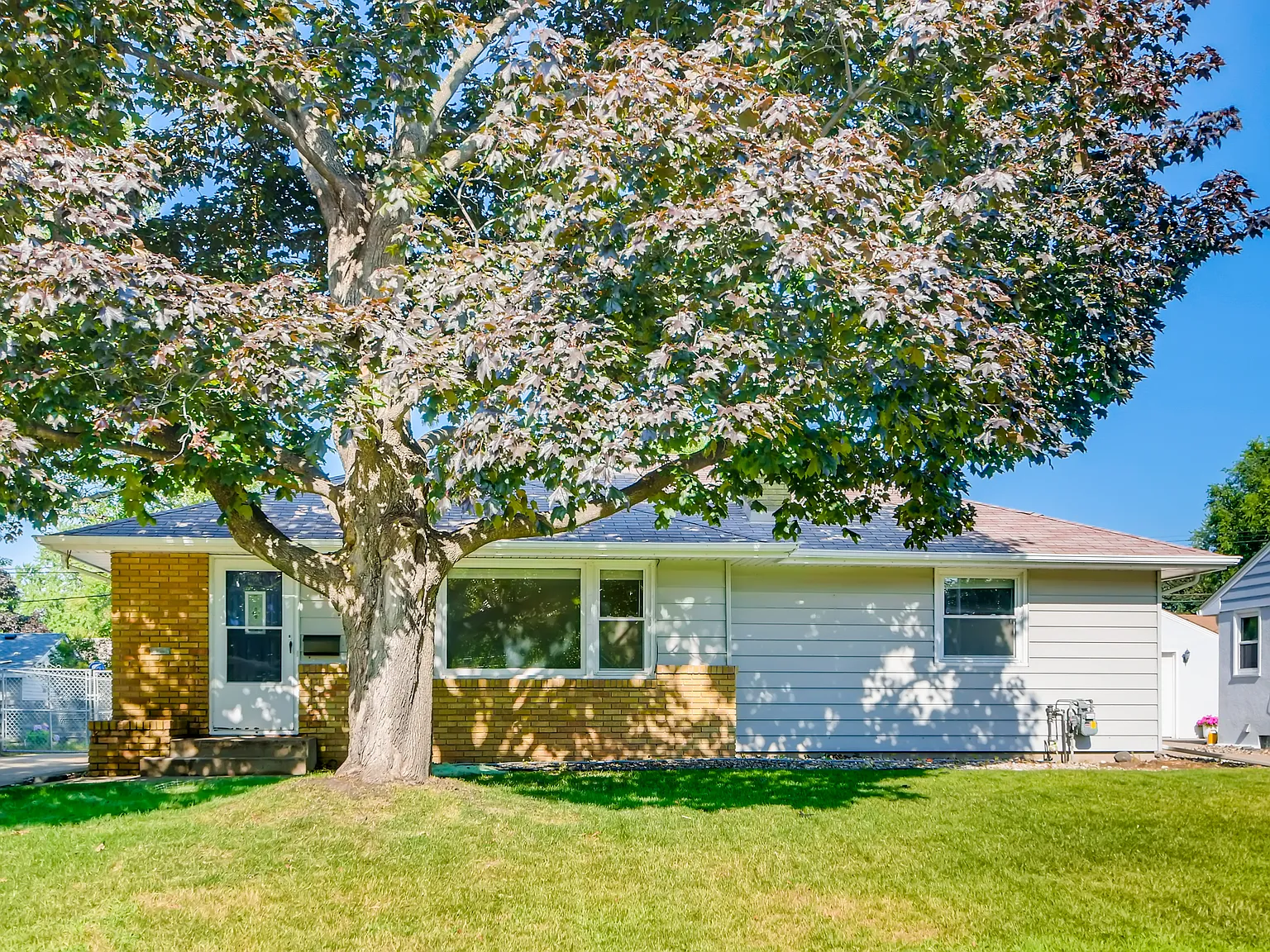 4 bed, 2117 sqft, $2,550 — Photo 4