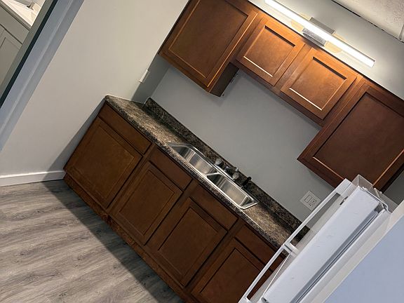 5th image of 500 Cedar St NE APT 2