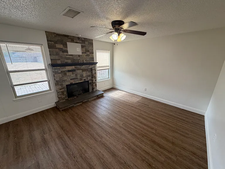 4022 Wiltshire Dr — Photo 13