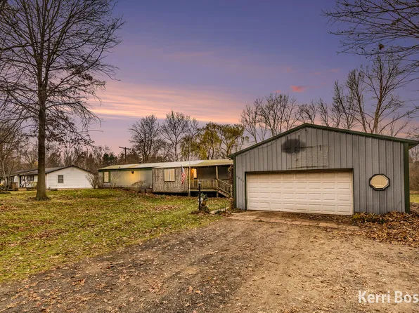 9837 Blair St, Zeeland, MI 49464