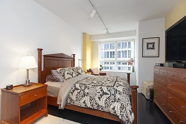 Rented by Manhattan Boutique Real Estate | media 32